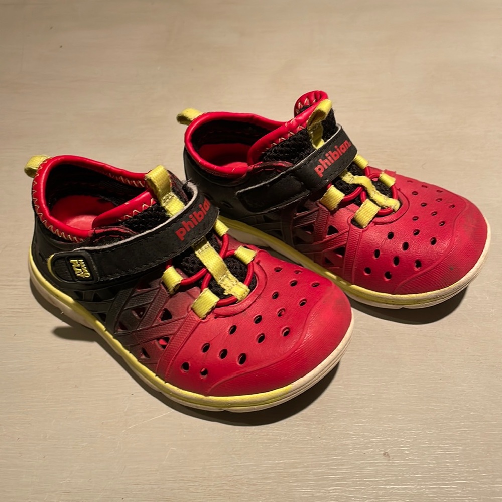 Stride rite phibian size 7